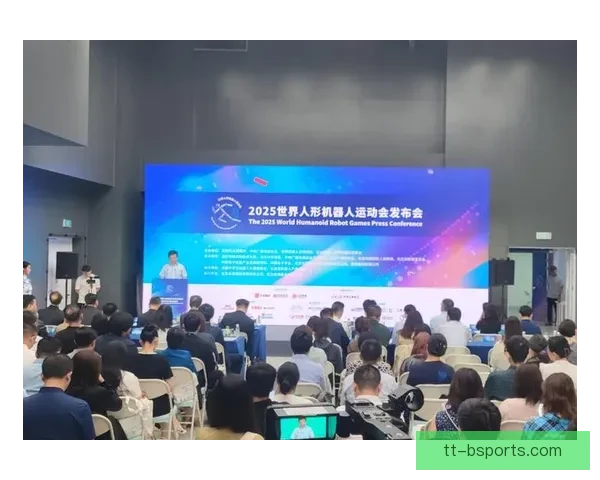 世界杯组委会发布应急医疗手册应对高温天气保障球员与观众安全